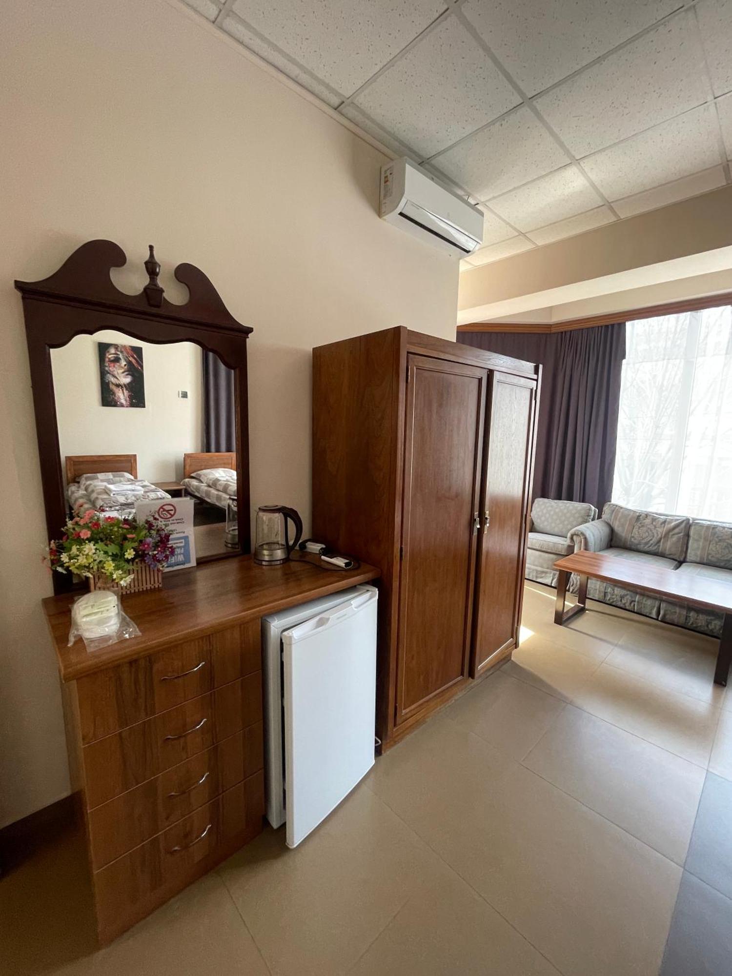 Downtown B&B Ванадзор Екстериор снимка