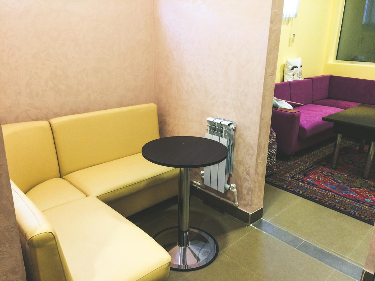 Downtown B&B Ванадзор Екстериор снимка