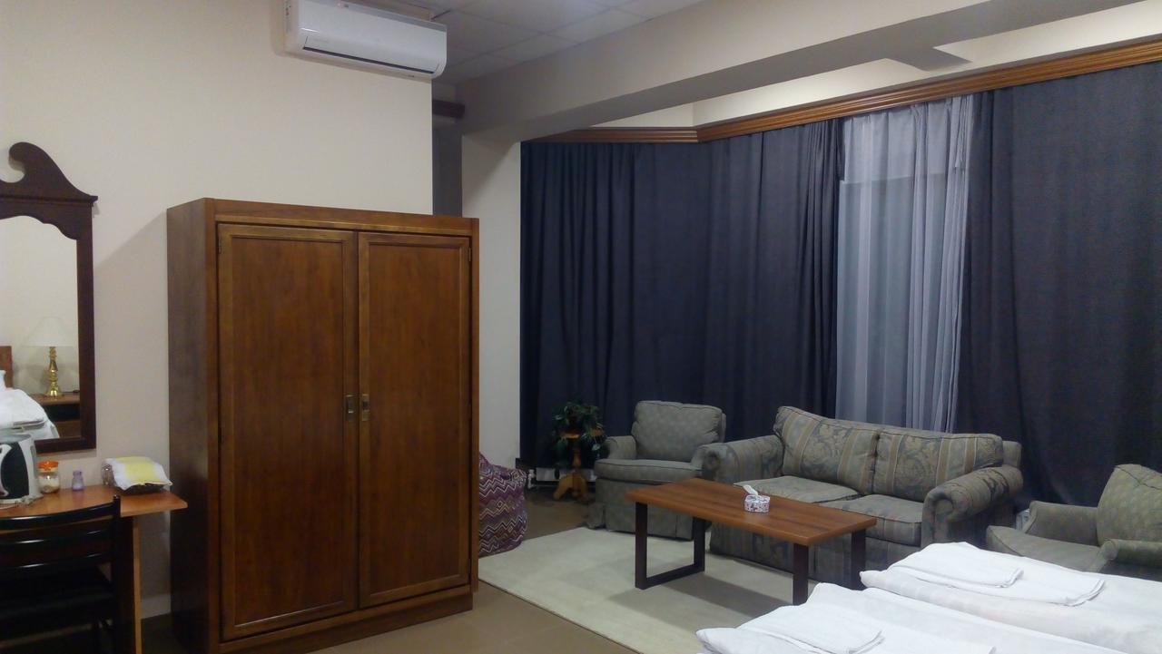 Downtown B&B Ванадзор Екстериор снимка
